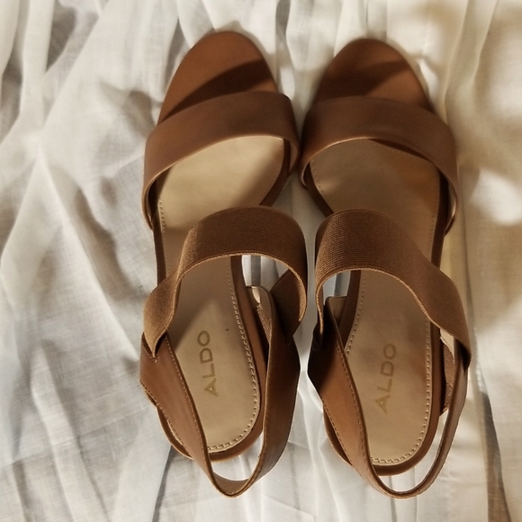 NWOT Sz 9 Tan Leather Chunky heels - Picture 6 of 6